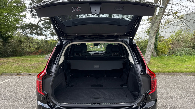 Volvo XC90 2.0 B5P Ultra Dark 5dr AWD Geartronic Petrol Estate